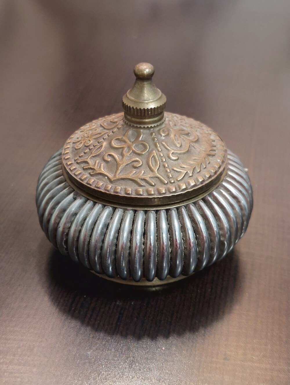 Decorative Ribbed Metal Trinket Jar - Brass & Silver-Tone